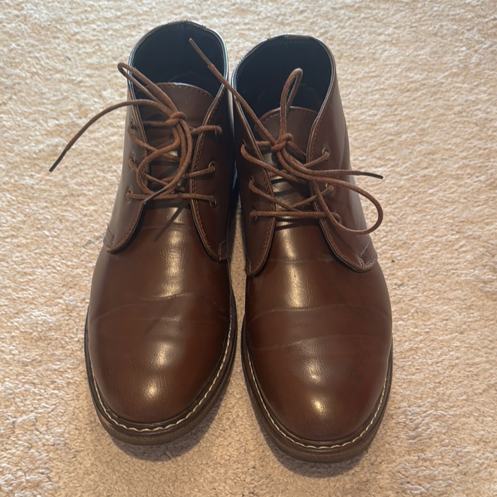 Hawke & Co Brown Chukka Boots with Leather Finish